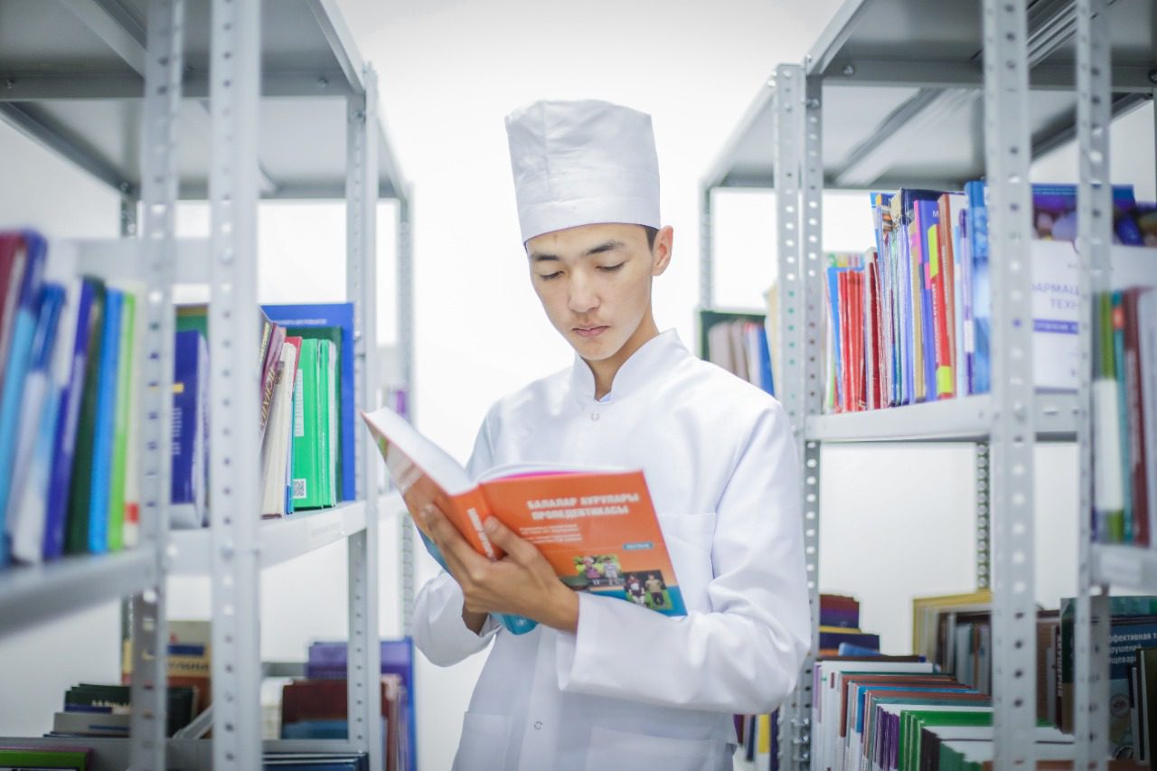 Книжный фонд библиотеки колледжа